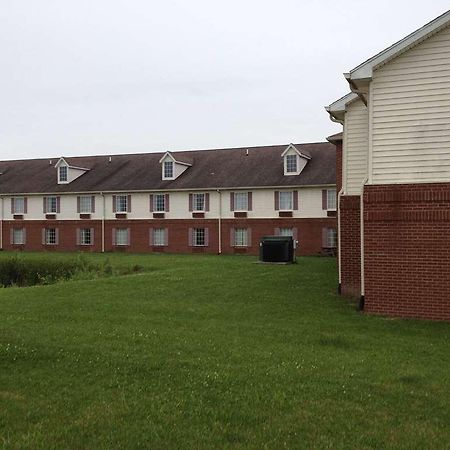 Country Hearth Inn & Suites Willard Luaran gambar